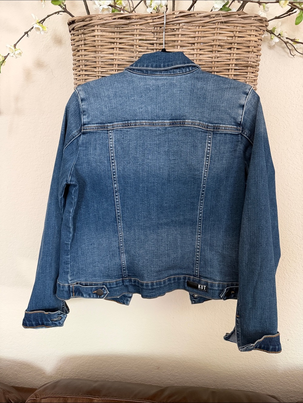 Kut from the Kloth Amelia Blue Denim Jacket - Picture 2 of 6